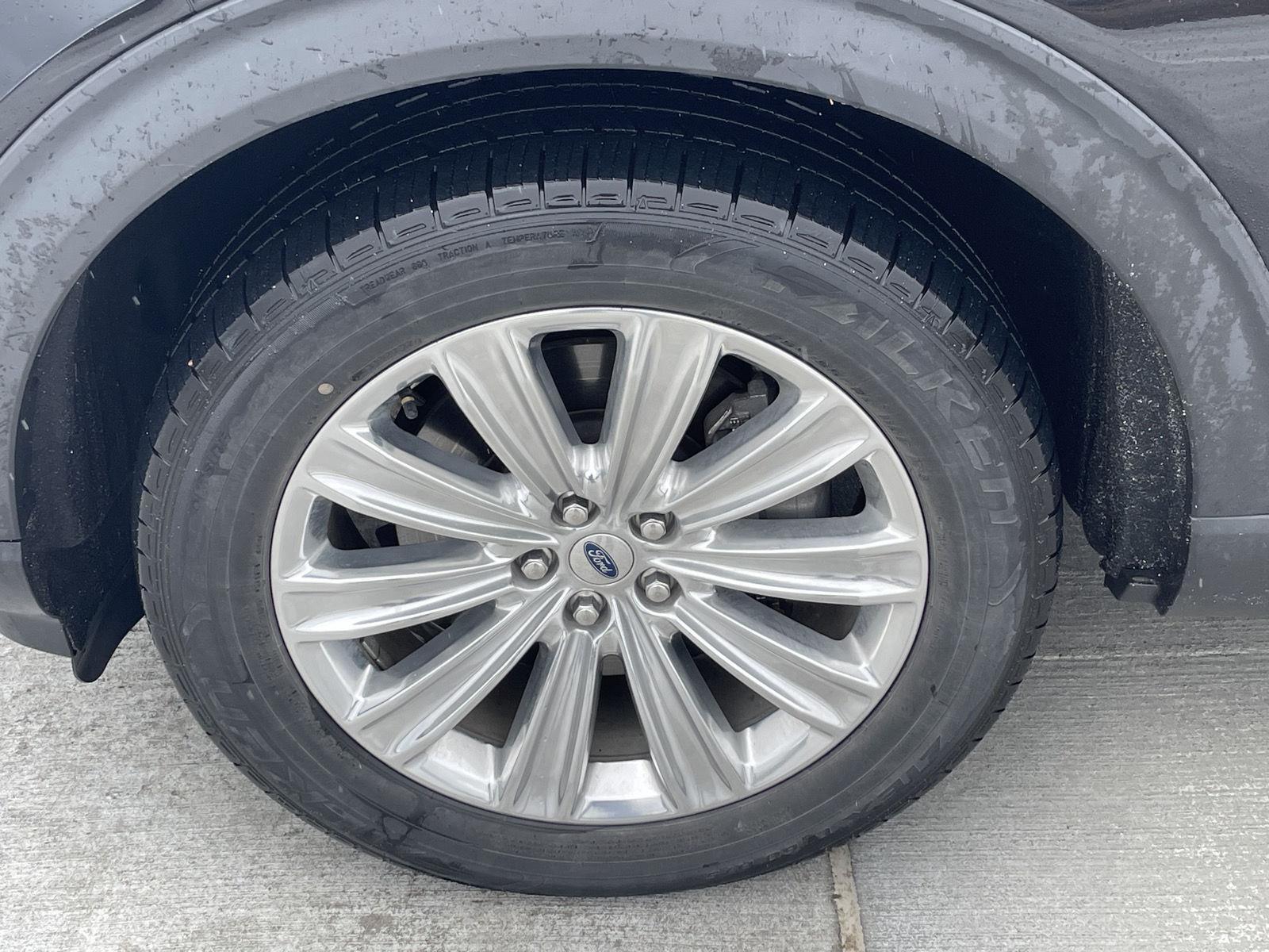 Vehicle photo 10