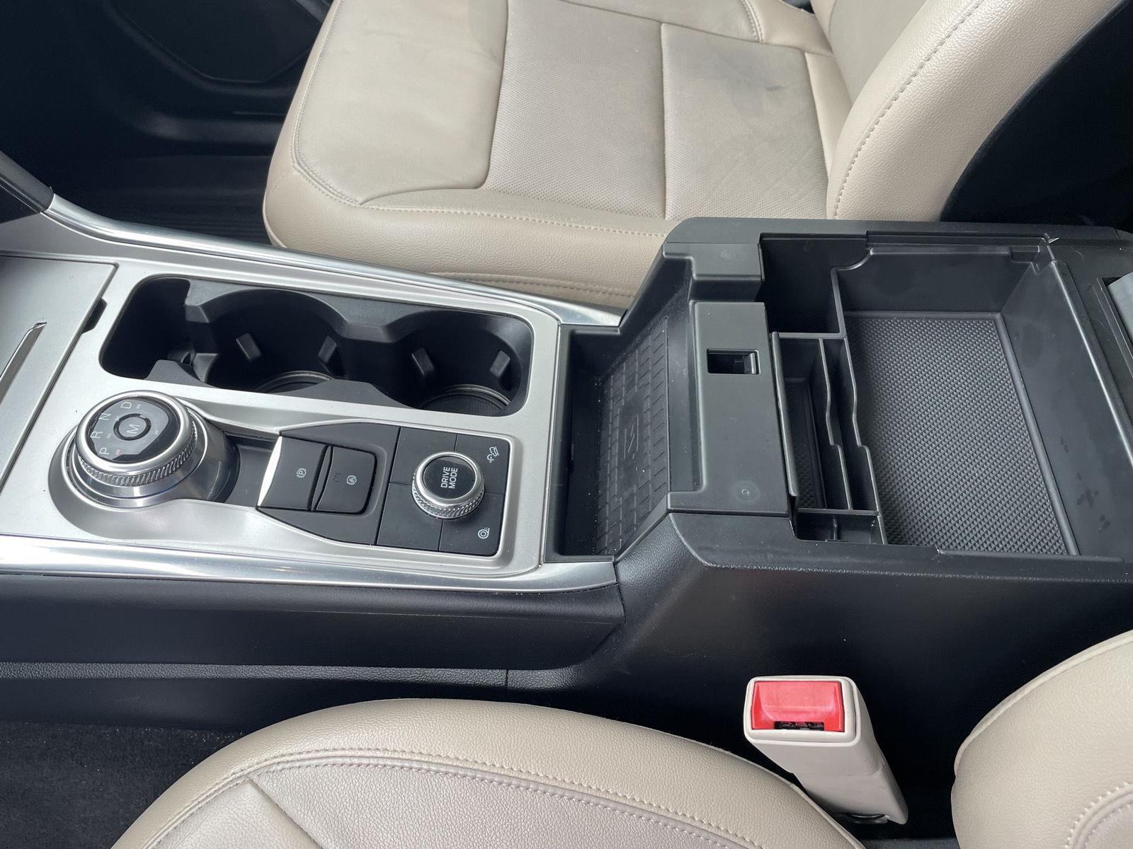 Vehicle photo 16