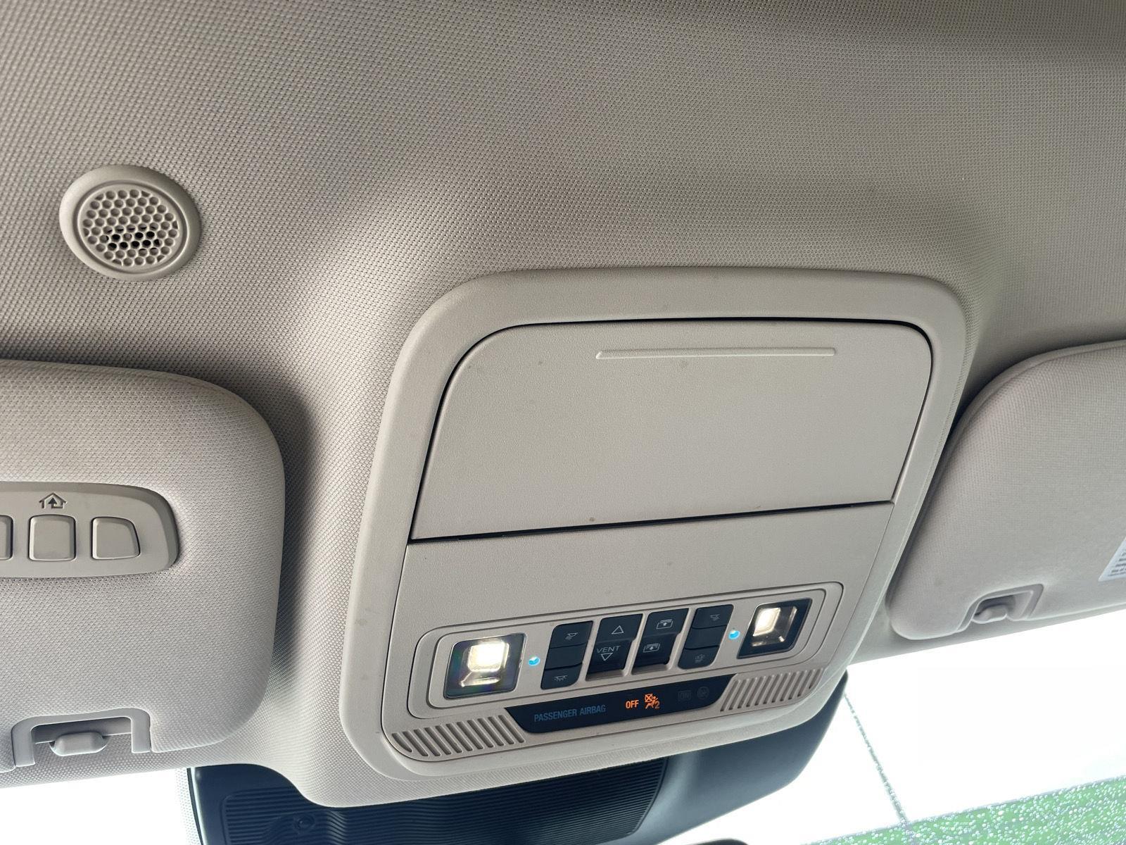 Vehicle photo 17