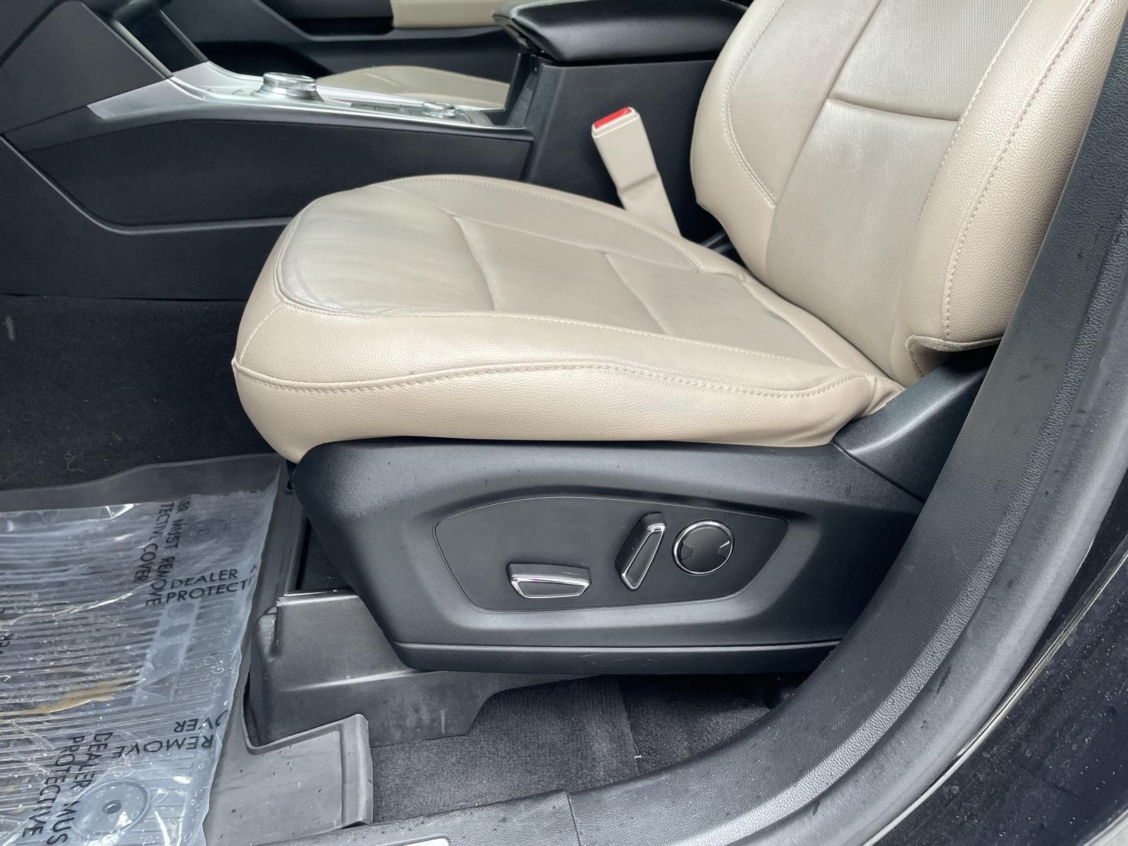 Vehicle photo 18