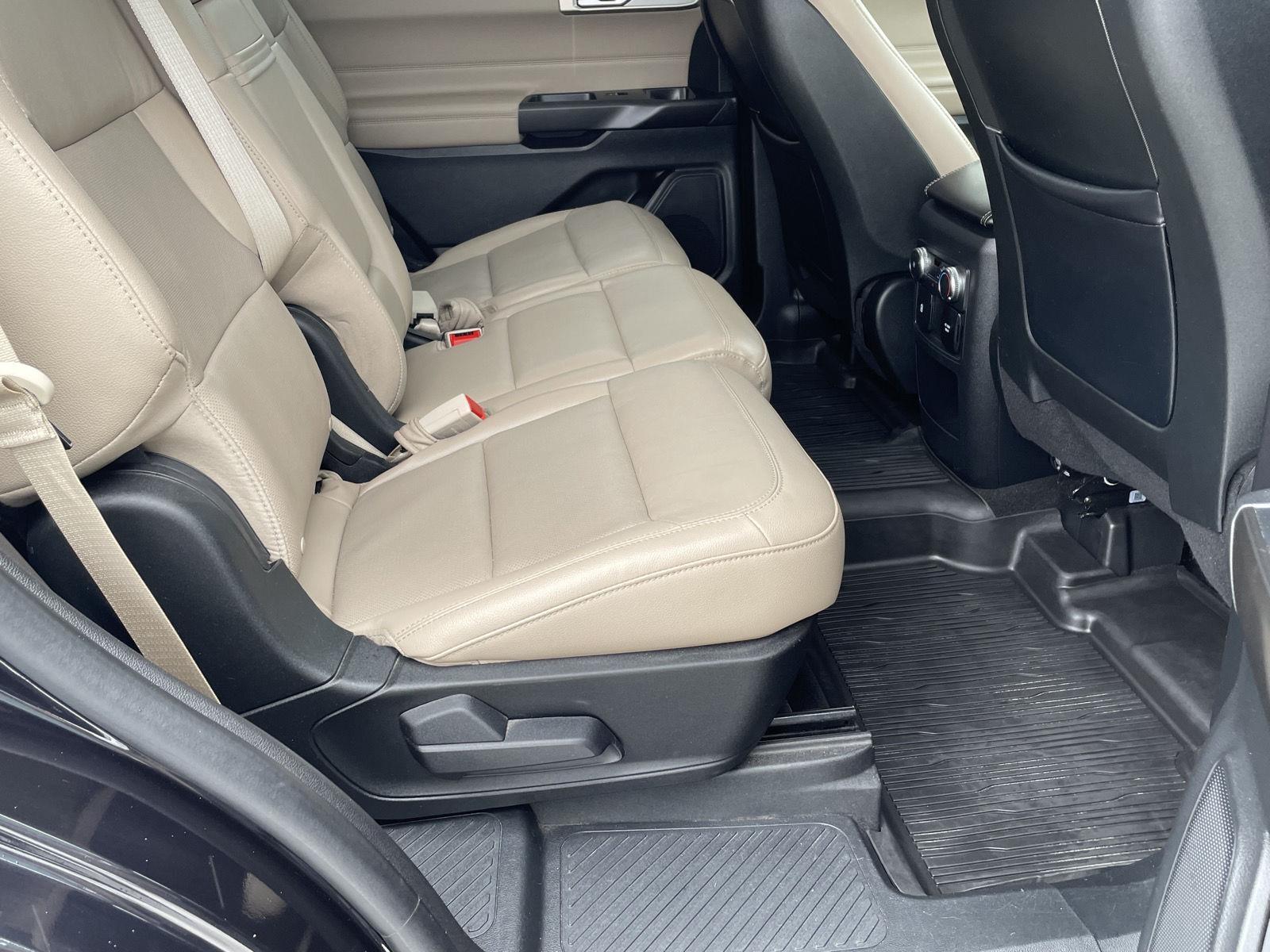 Vehicle photo 20