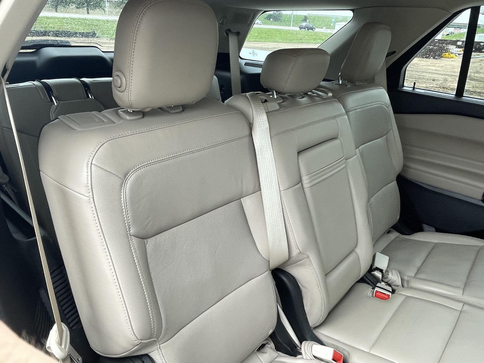 Vehicle photo 21