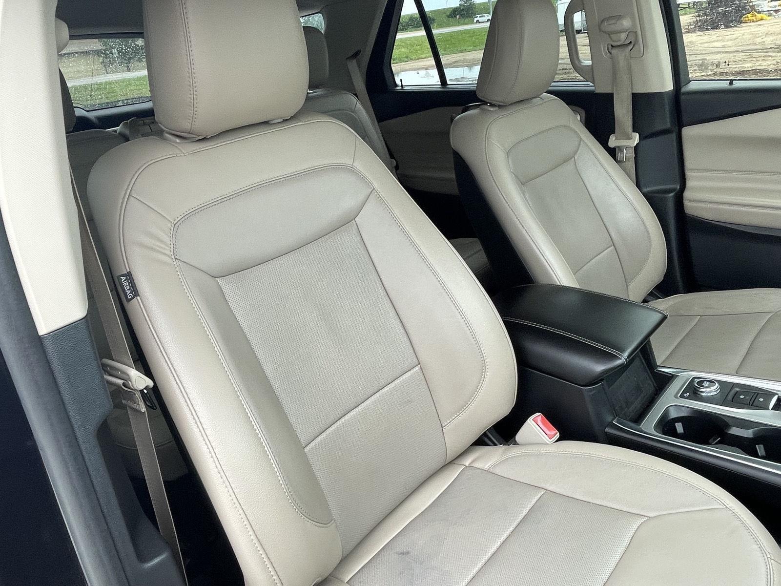 Vehicle photo 23