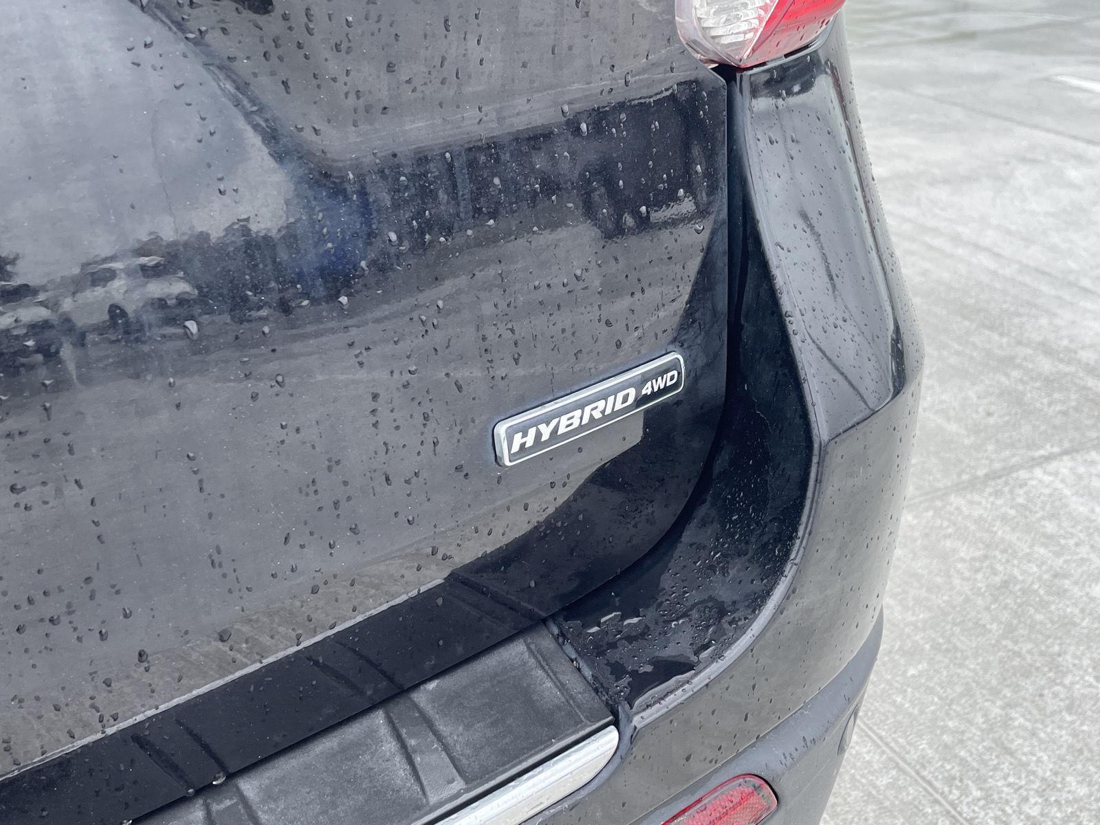 Vehicle photo 24
