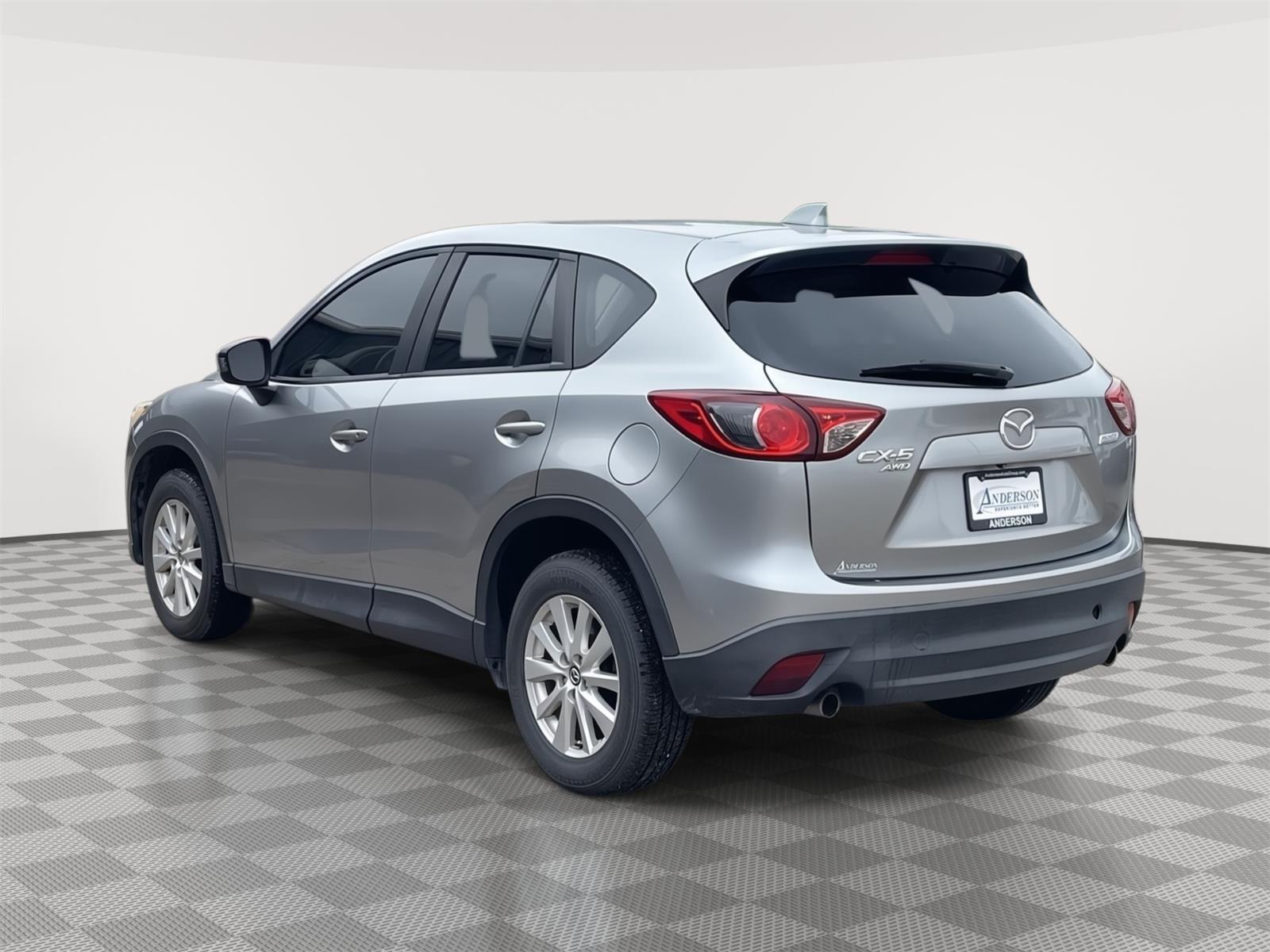 Vehicle photo 4