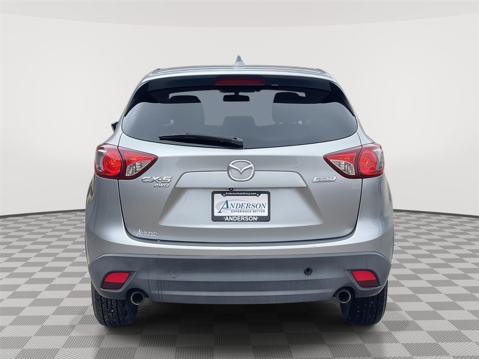 Vehicle photo 5
