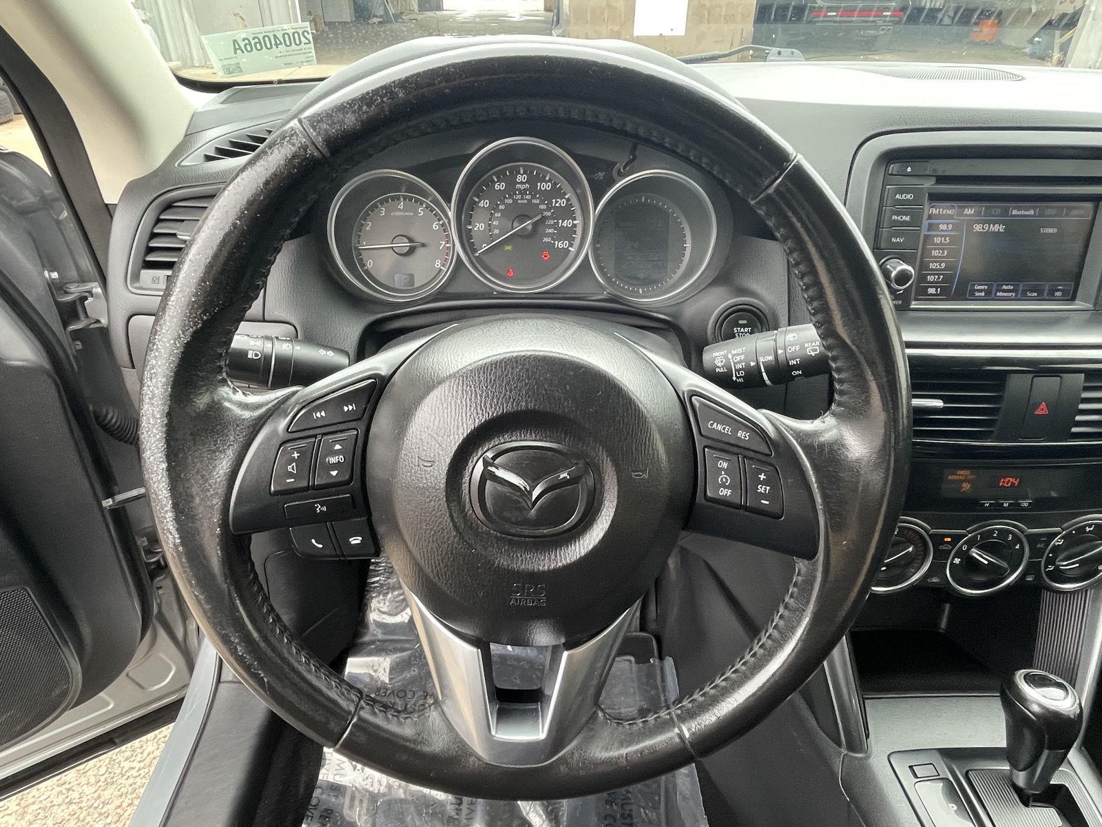 Vehicle photo 13