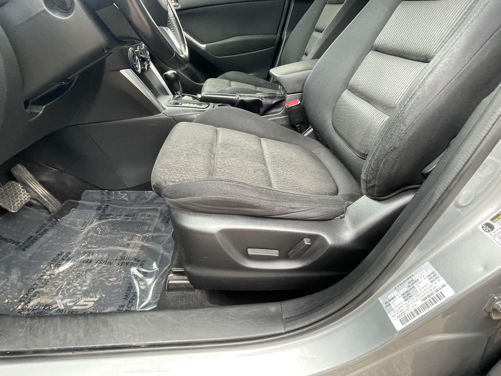 Vehicle photo 17