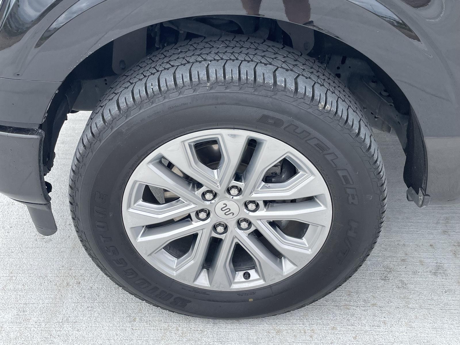 Vehicle photo 10