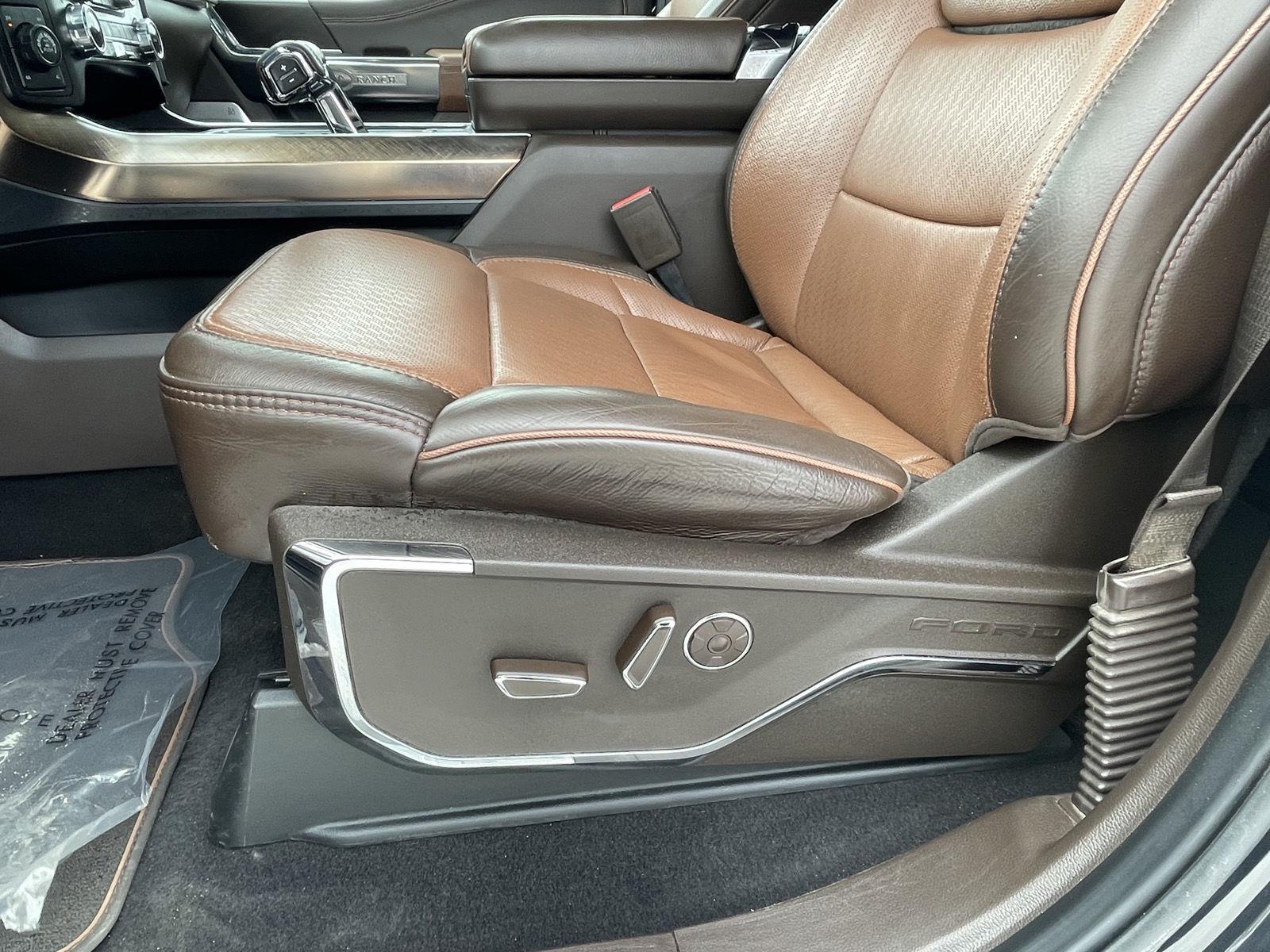 Vehicle photo 18