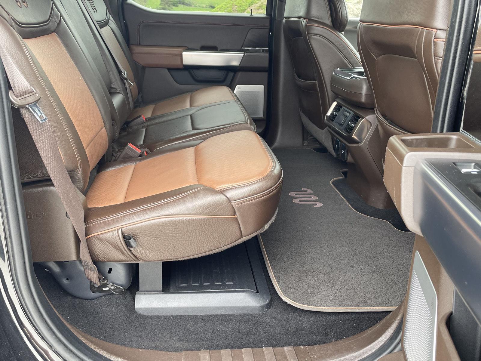 Vehicle photo 22