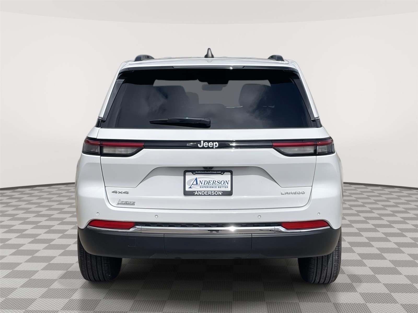 Vehicle photo 5