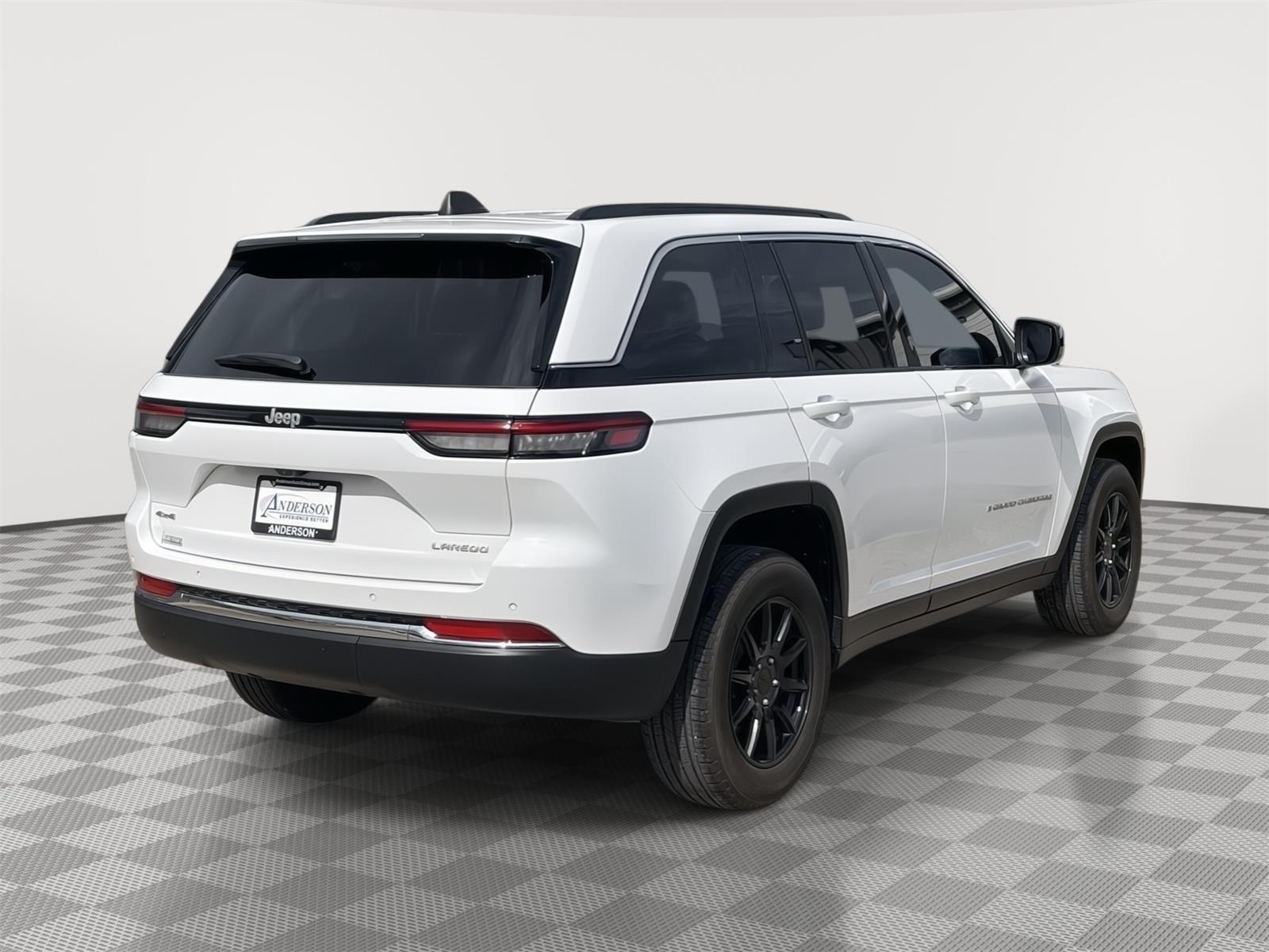 Vehicle photo 6