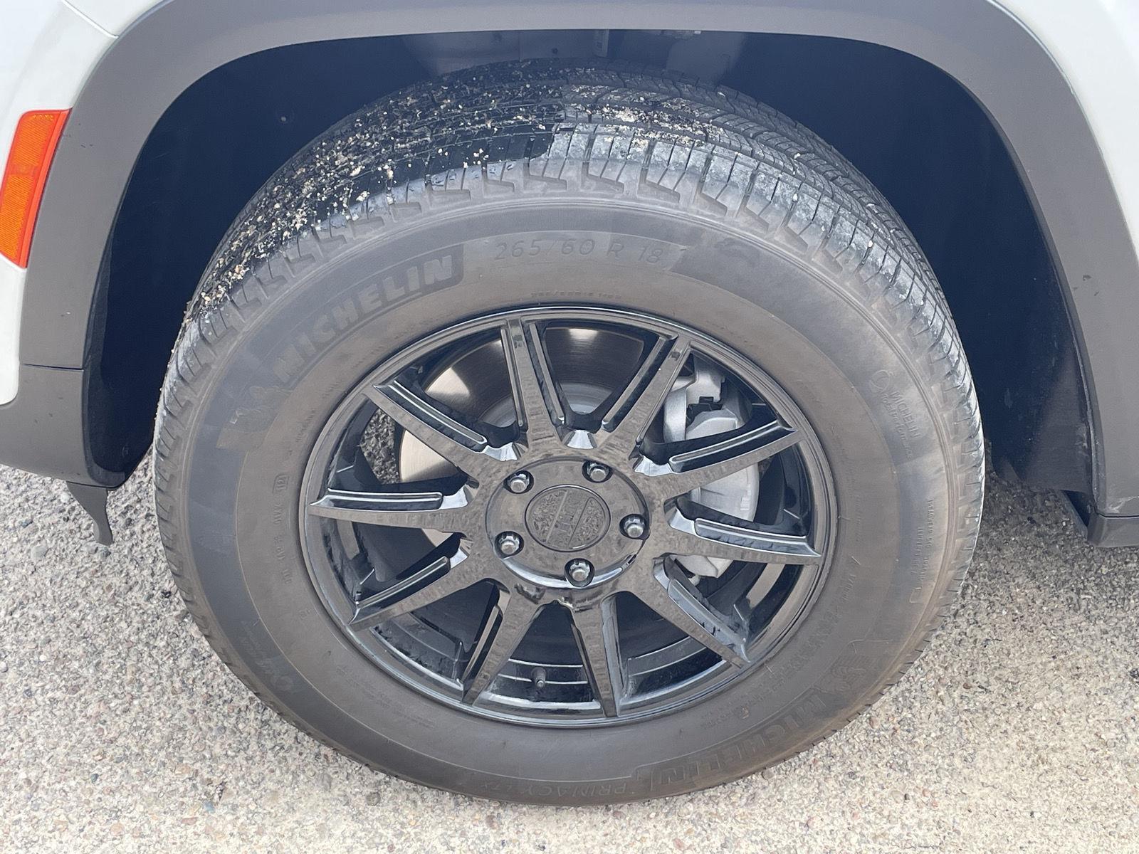 Vehicle photo 10