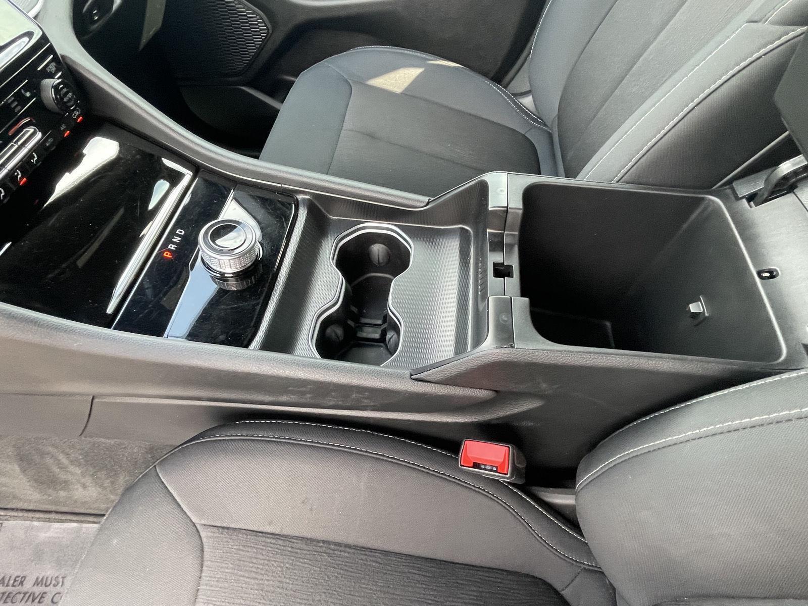 Vehicle photo 15