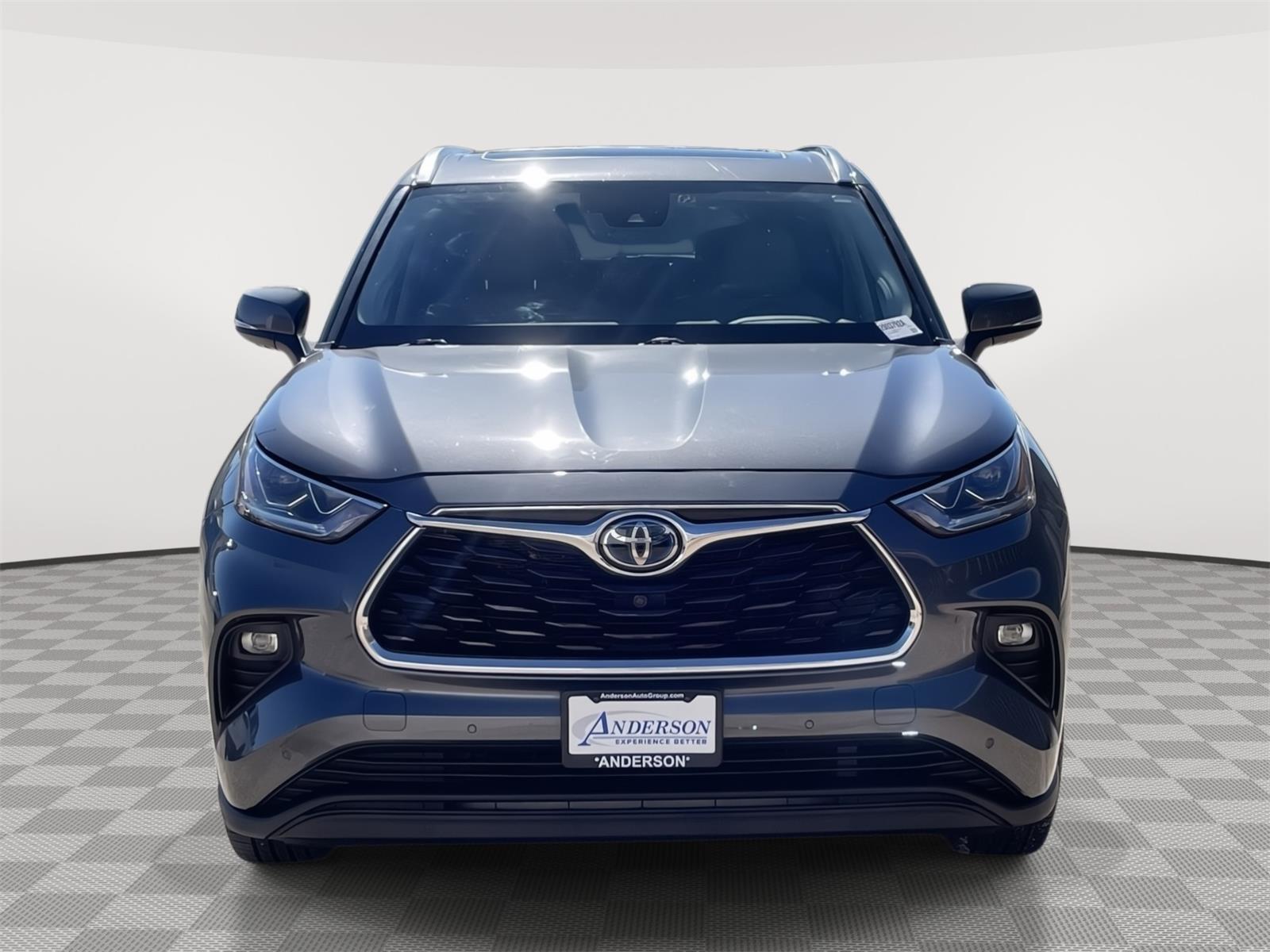 Pre-Owned 2021 Toyota Highlander Hybrid for sale in Grand Island NE