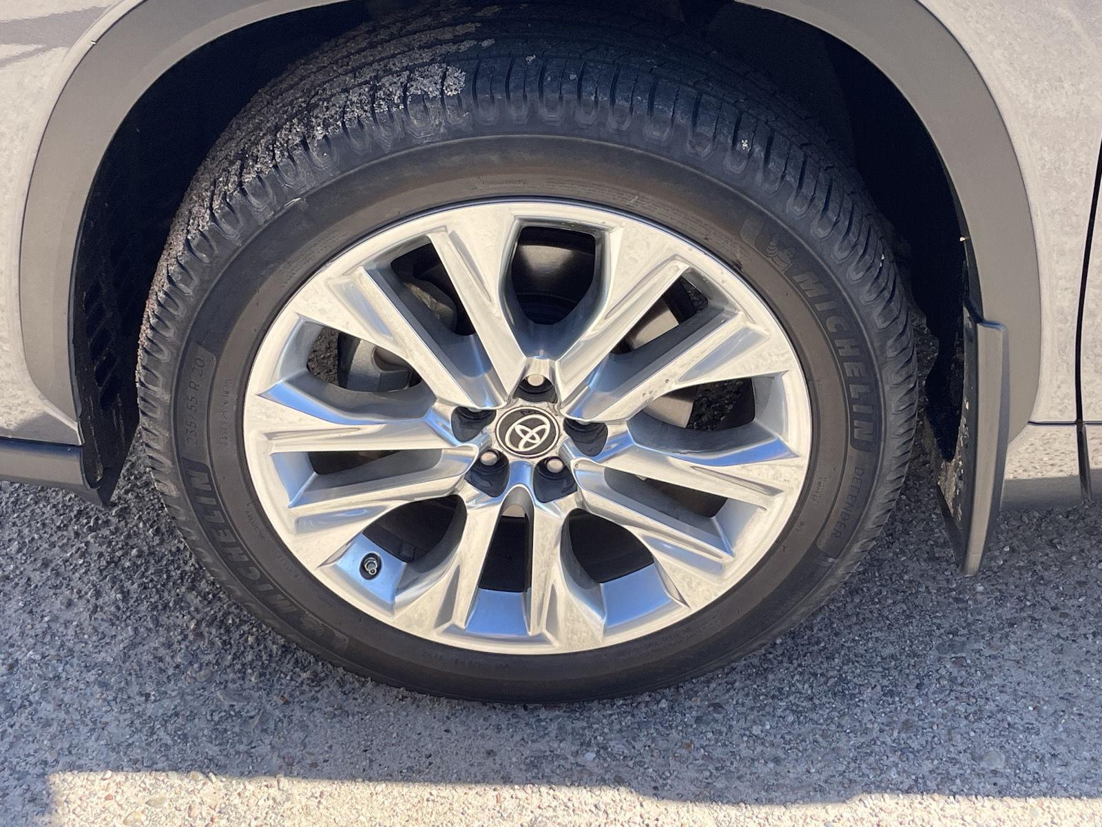 Pre-Owned 2021 Toyota Highlander Hybrid for sale in Grand Island NE