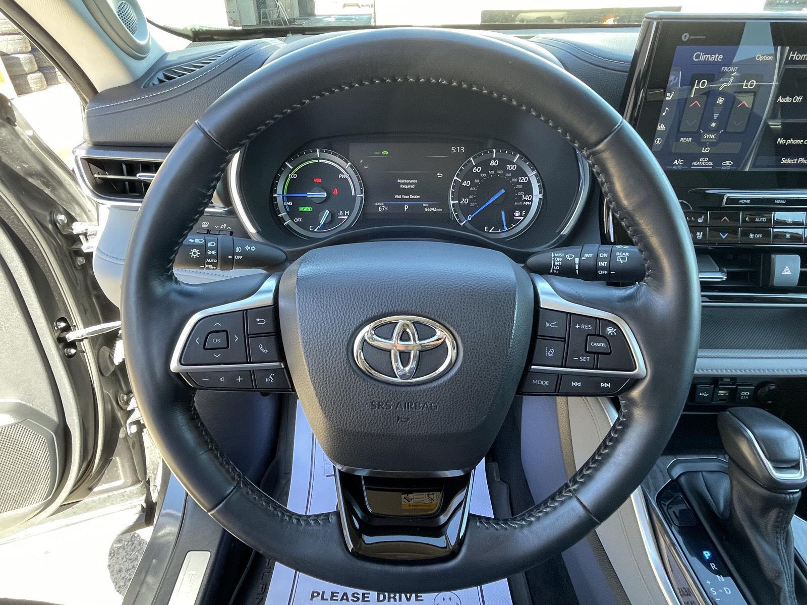 Pre-Owned 2021 Toyota Highlander Hybrid for sale in Grand Island NE