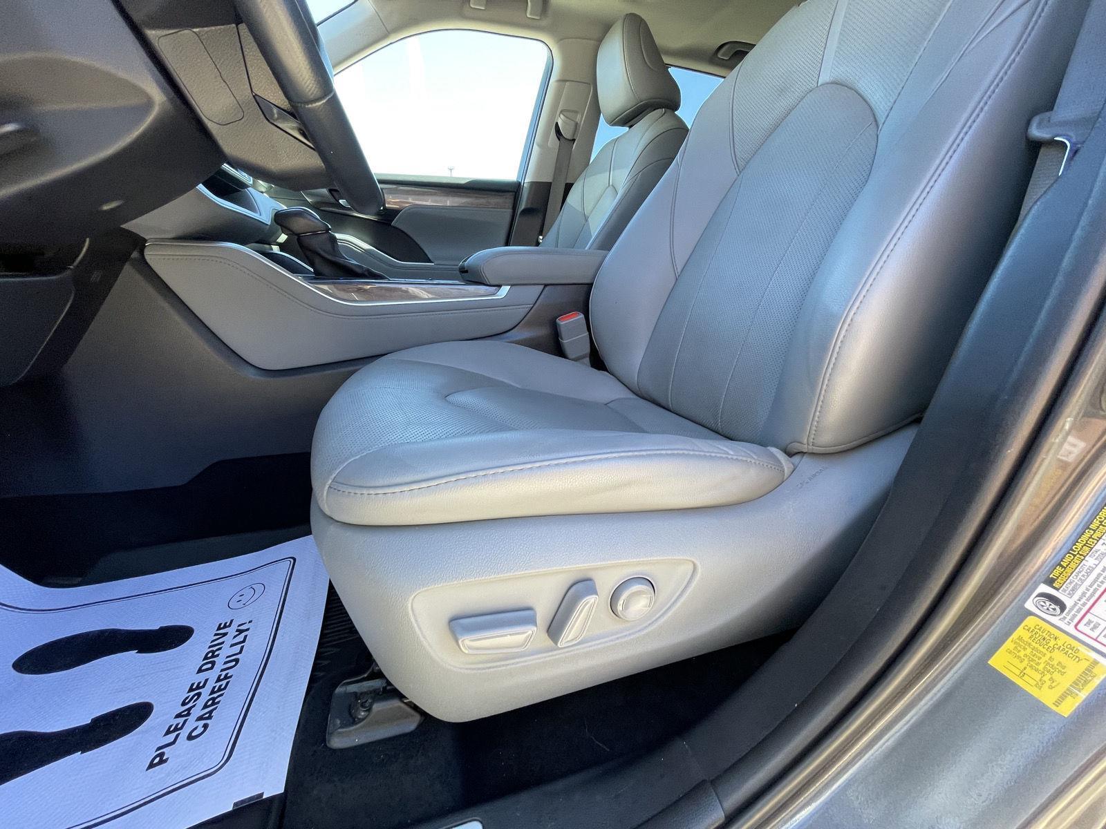 Pre-Owned 2021 Toyota Highlander Hybrid for sale in Grand Island NE
