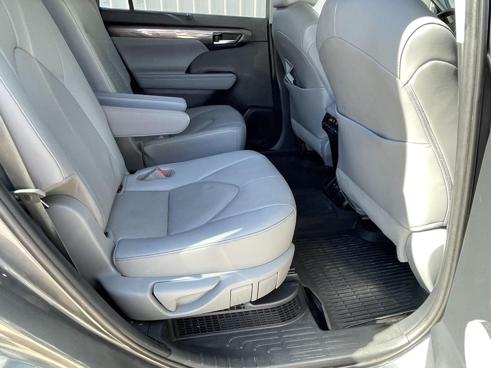 Pre-Owned 2021 Toyota Highlander Hybrid for sale in Grand Island NE