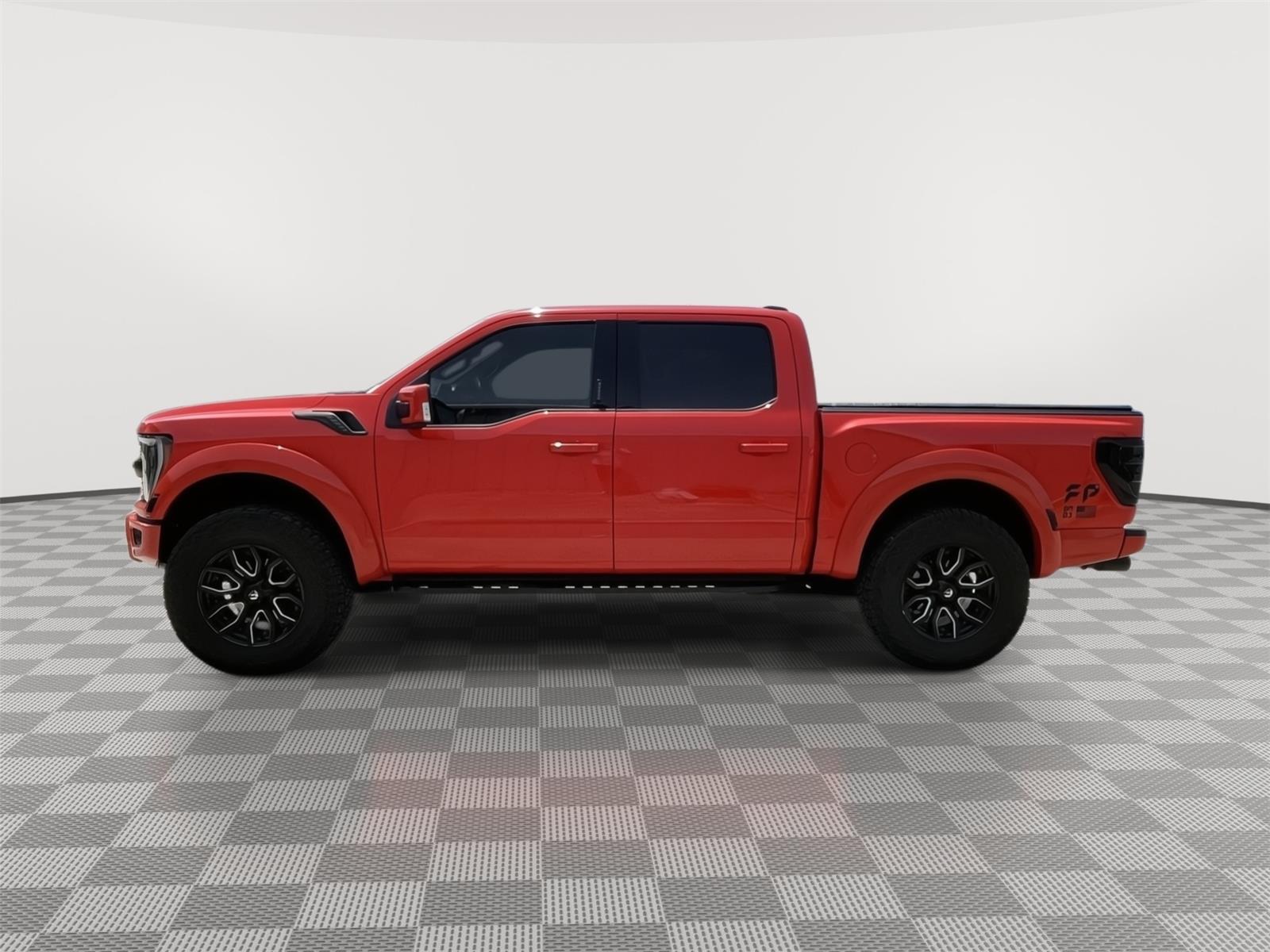 Vehicle photo 2