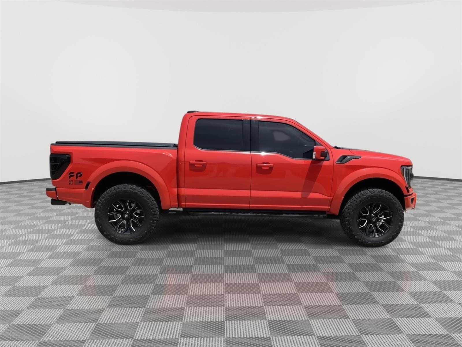Vehicle photo 7