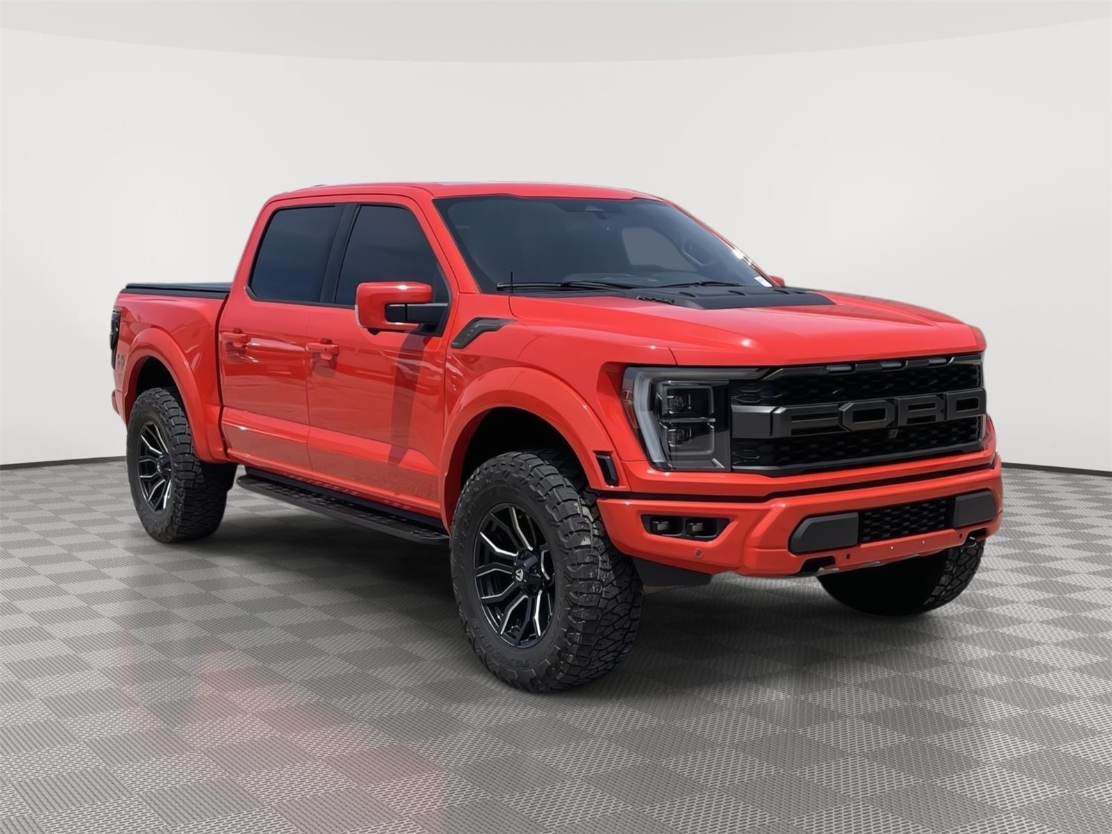Vehicle photo 8