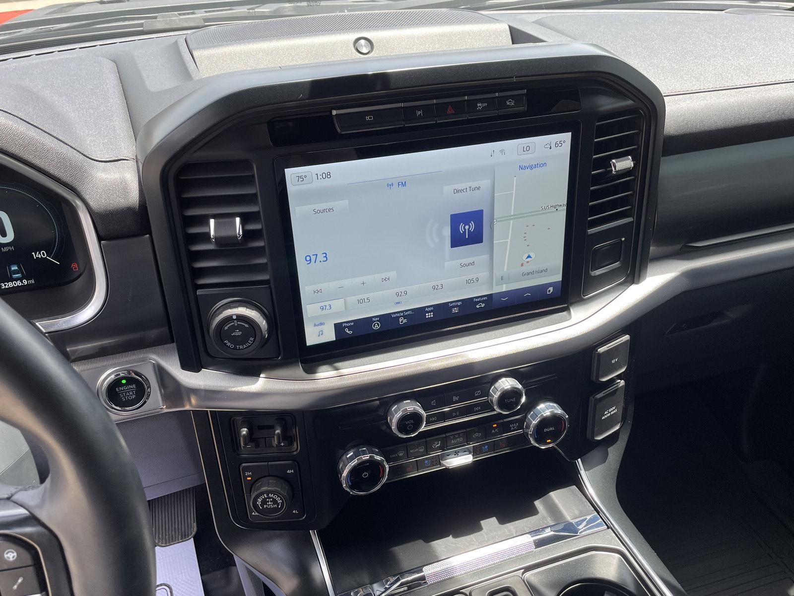 Vehicle photo 15