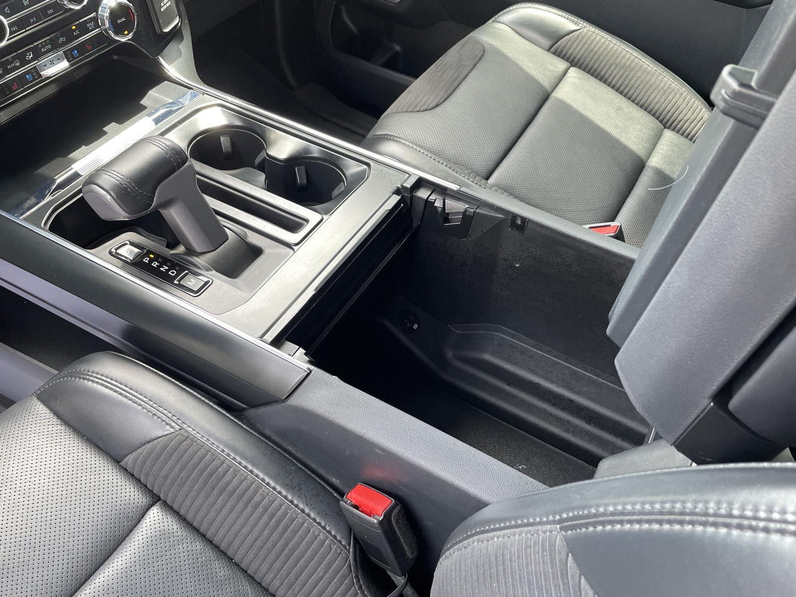 Vehicle photo 16