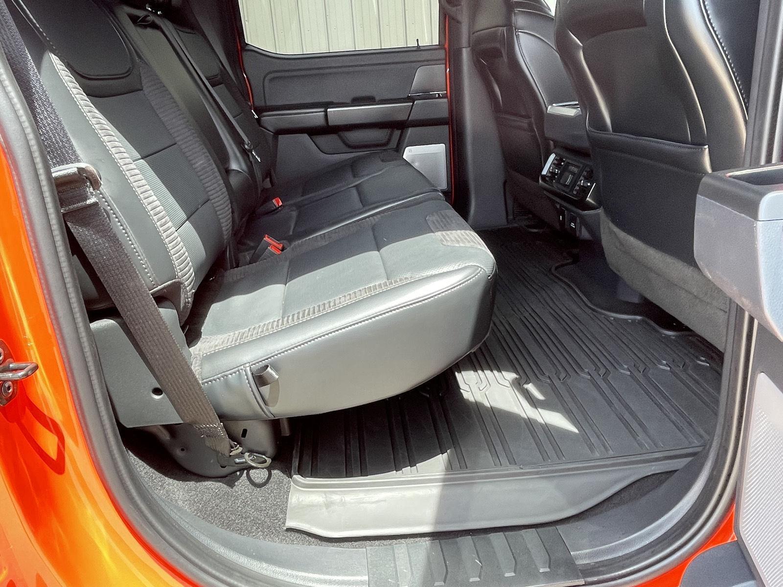 Vehicle photo 20