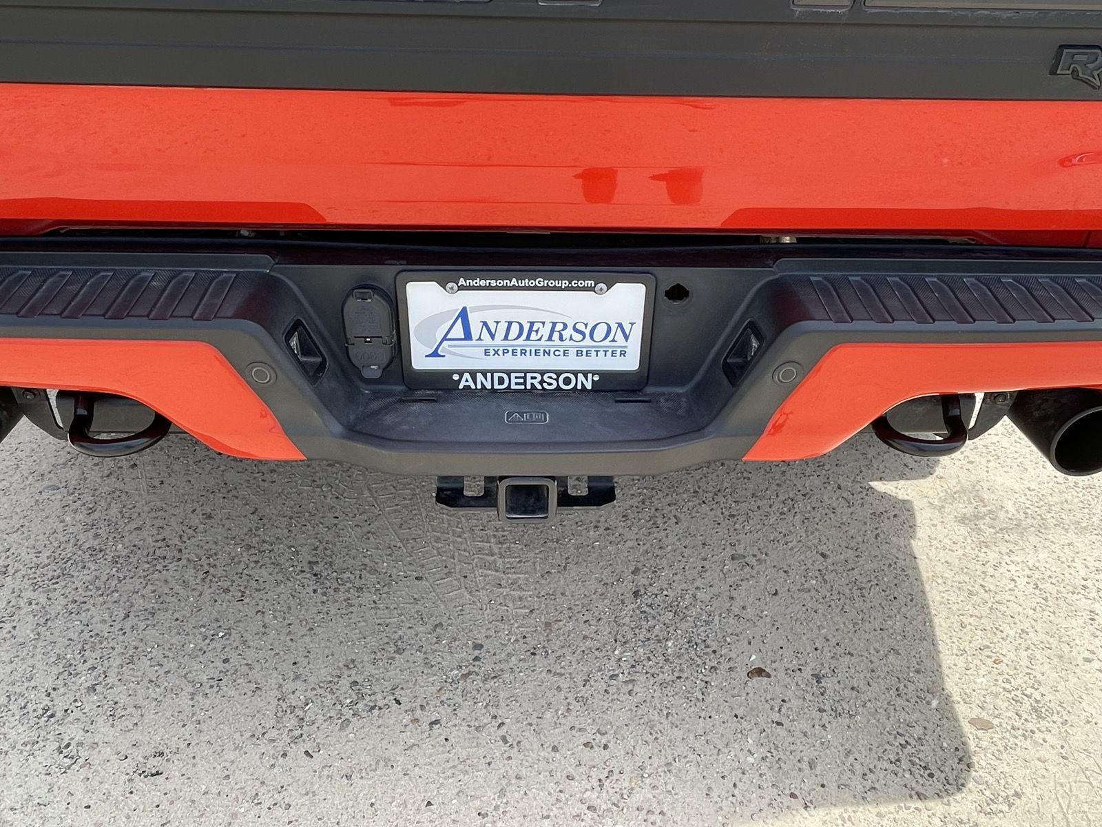 Vehicle photo 24