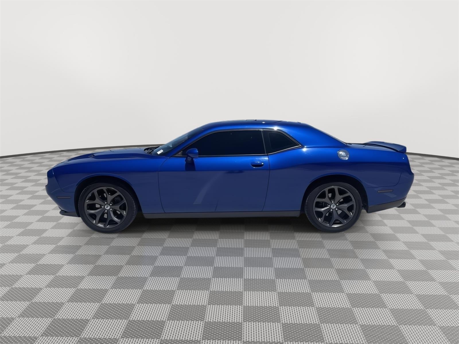 Vehicle photo 2