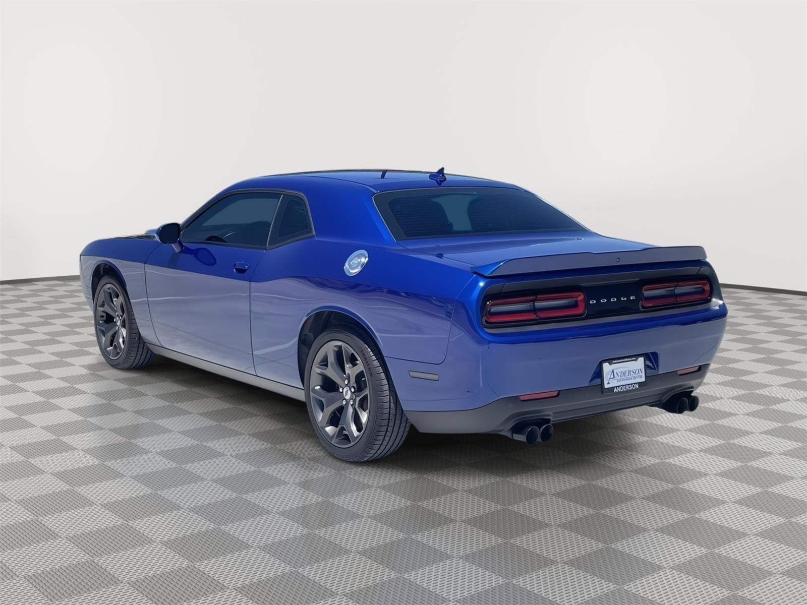 Vehicle photo 4