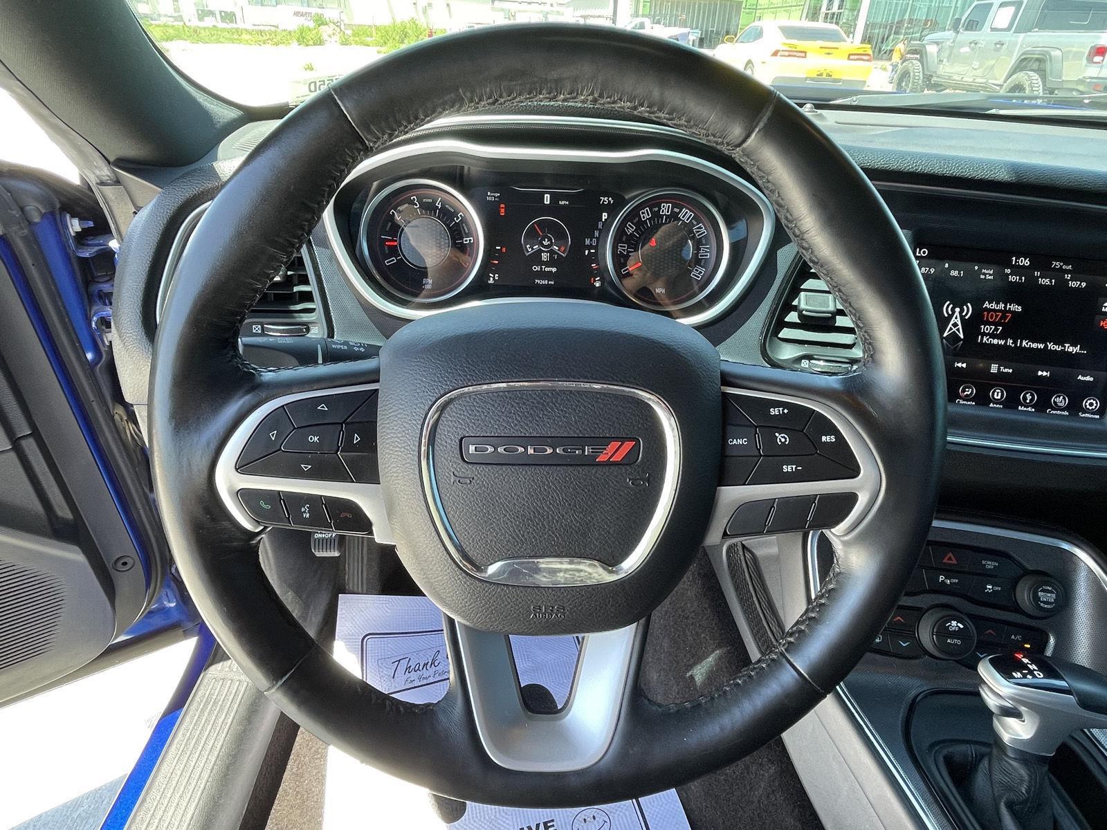 Vehicle photo 13