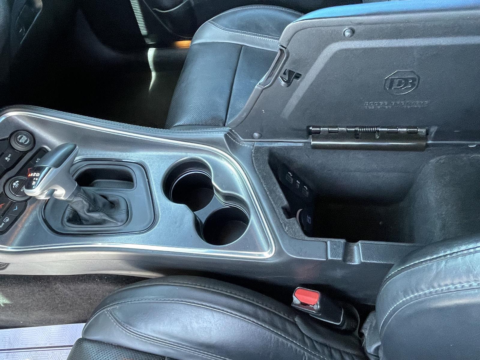 Vehicle photo 15
