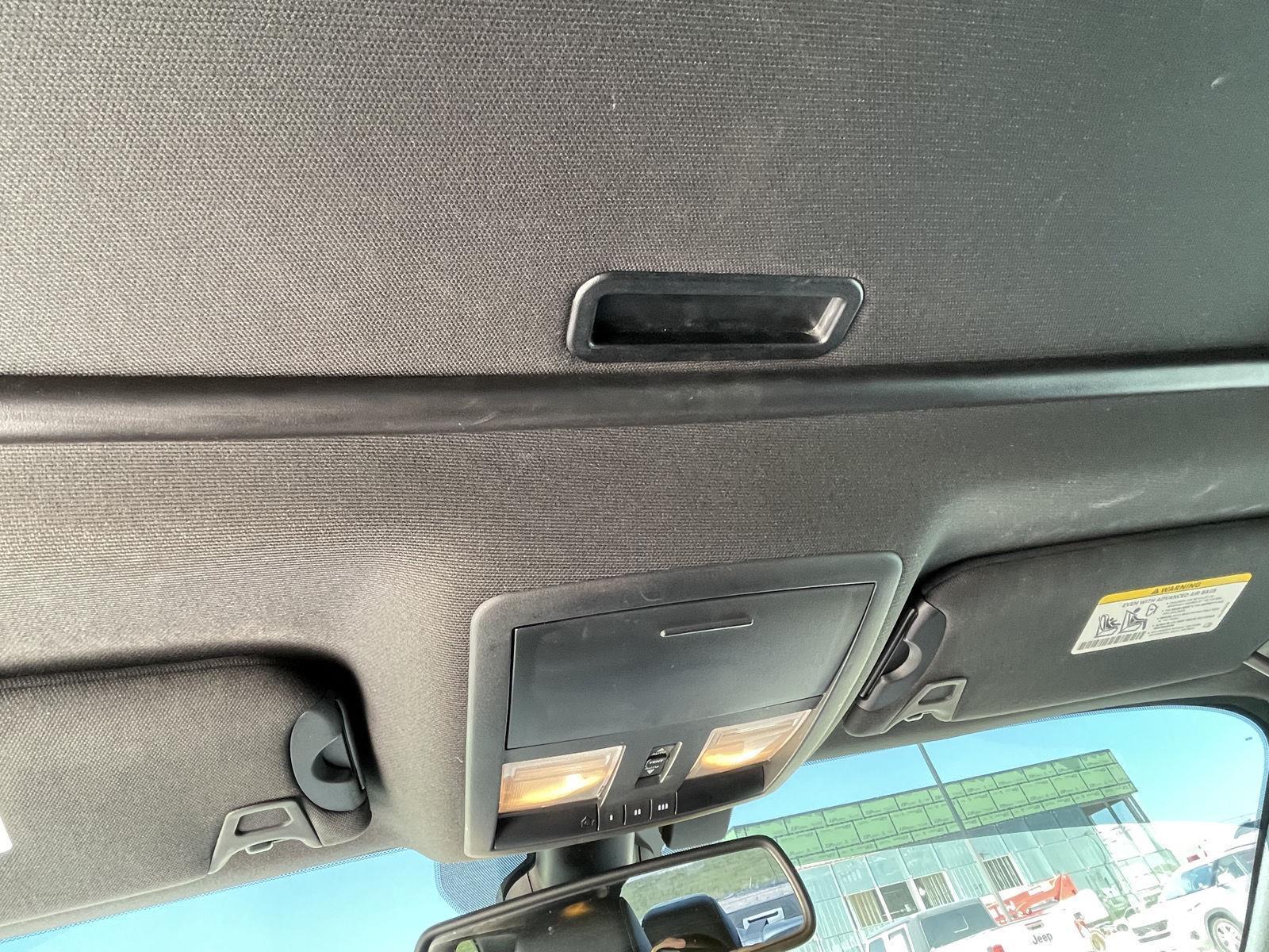 Vehicle photo 16