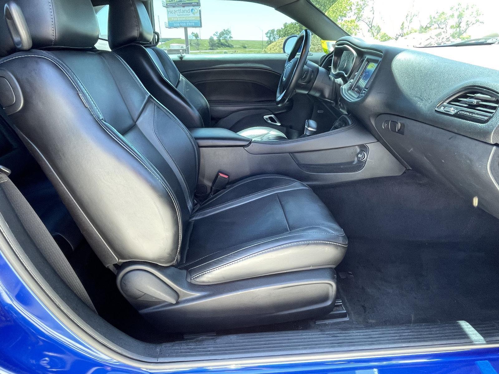Vehicle photo 18