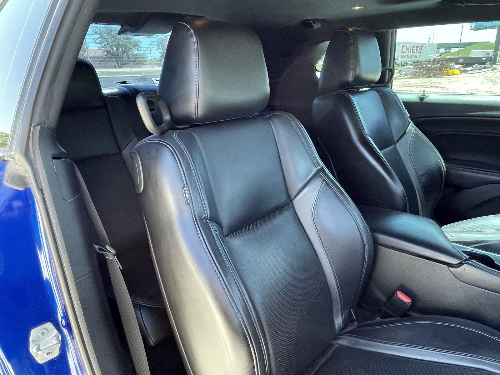Vehicle photo 19