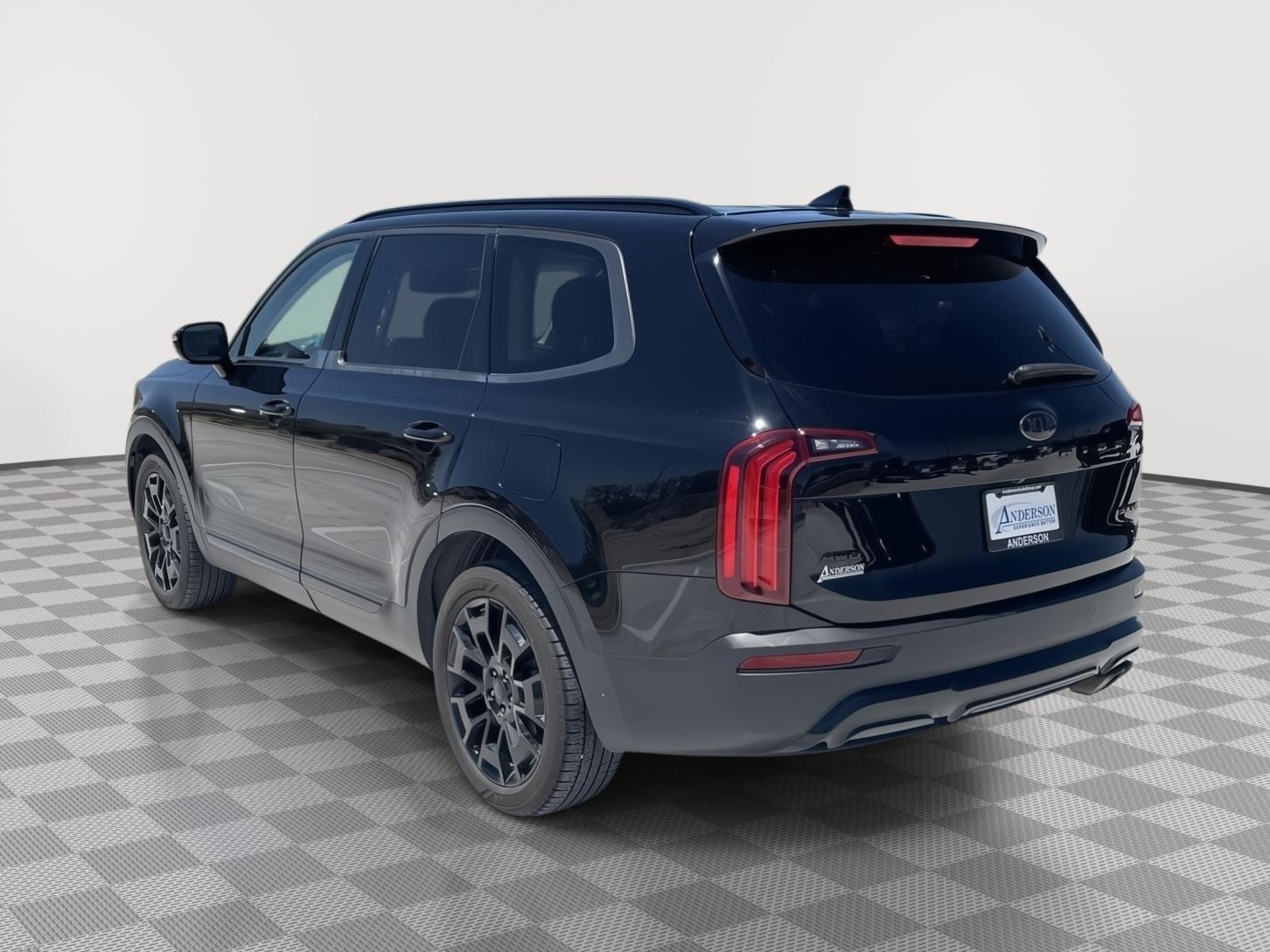 Vehicle photo 4