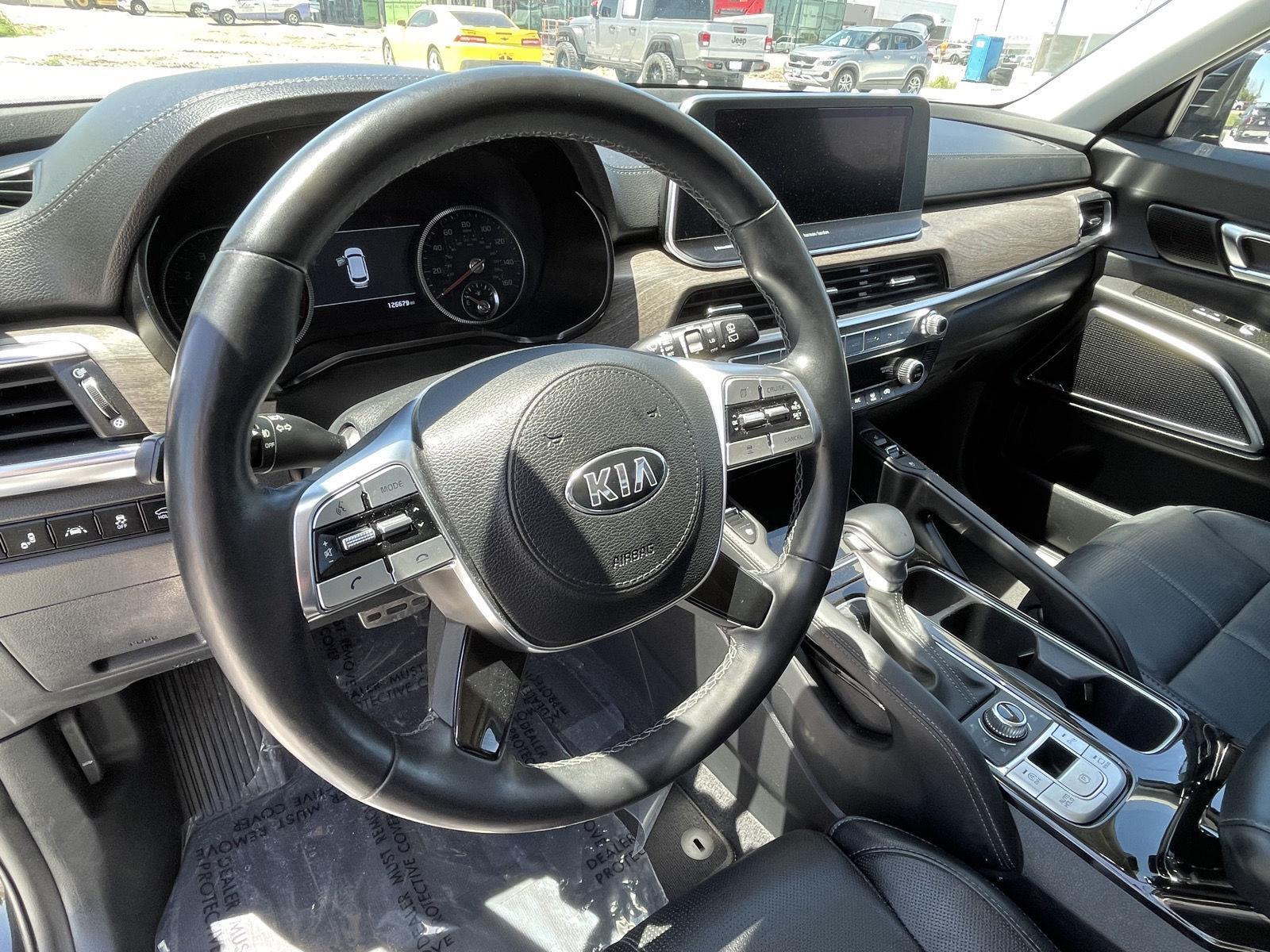 Vehicle photo 13