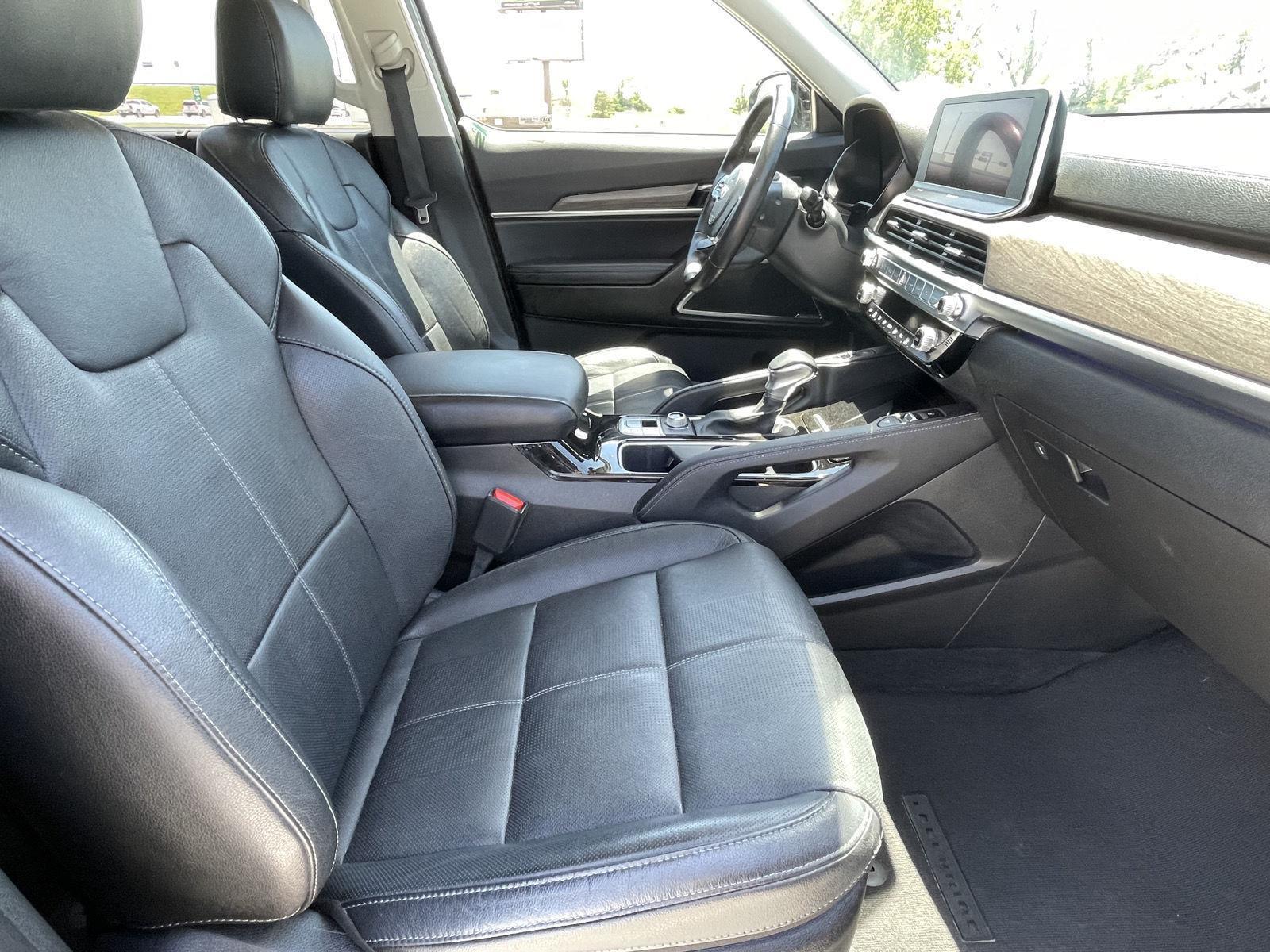 Vehicle photo 22