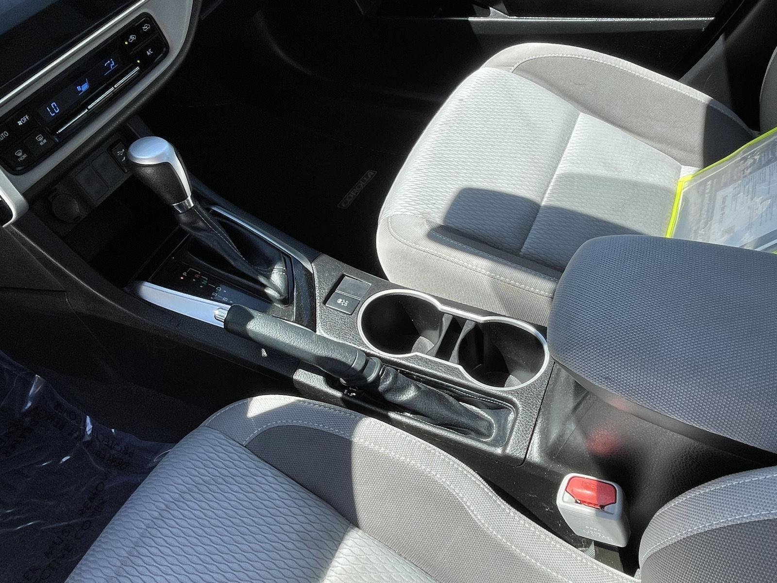Vehicle photo 12
