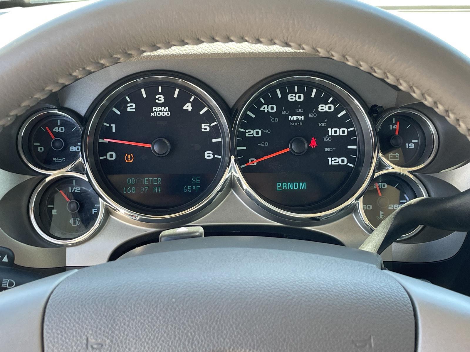 Vehicle photo 3