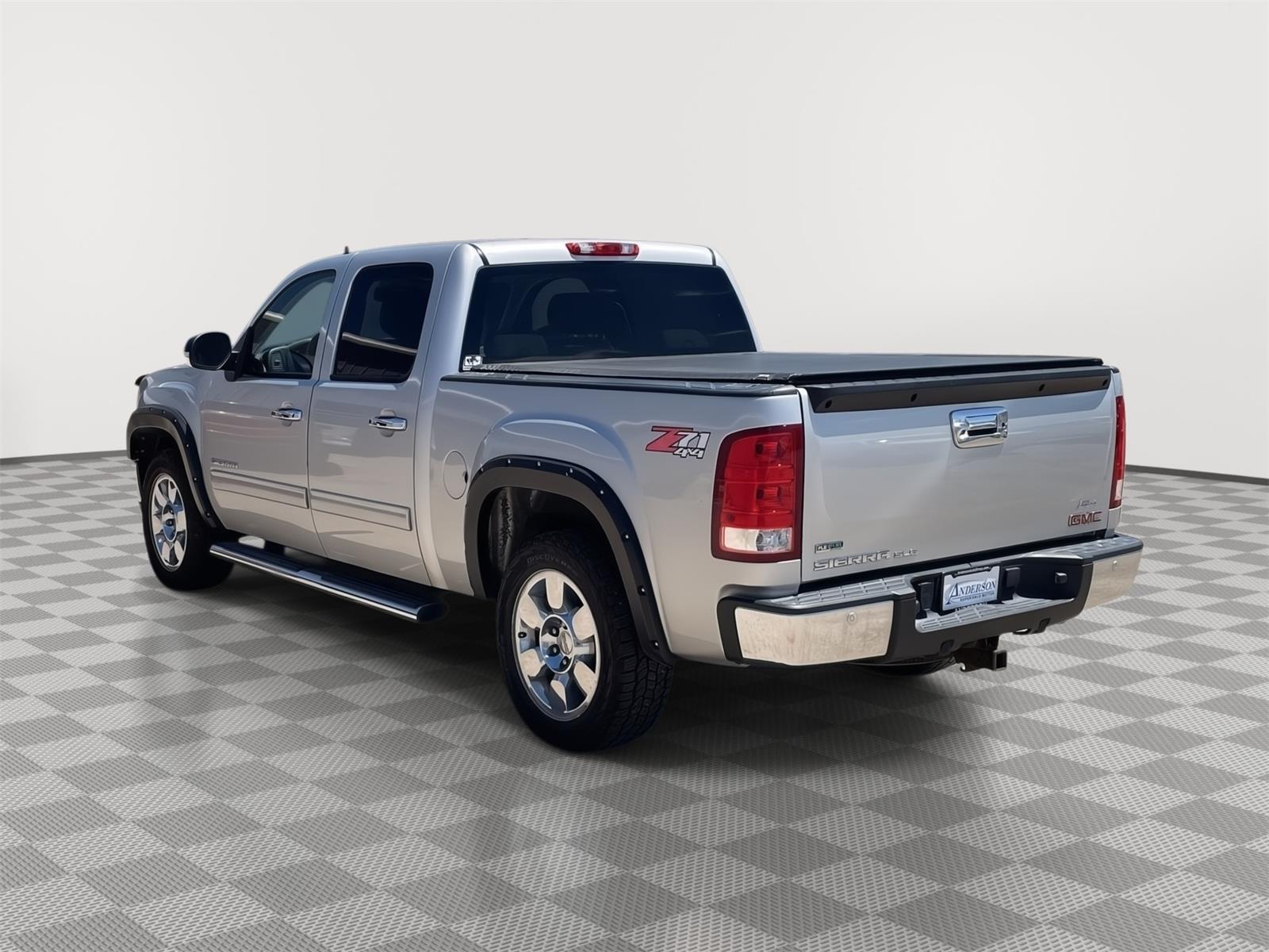 Vehicle photo 4