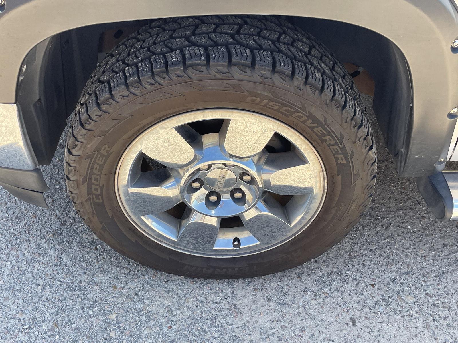 Vehicle photo 10