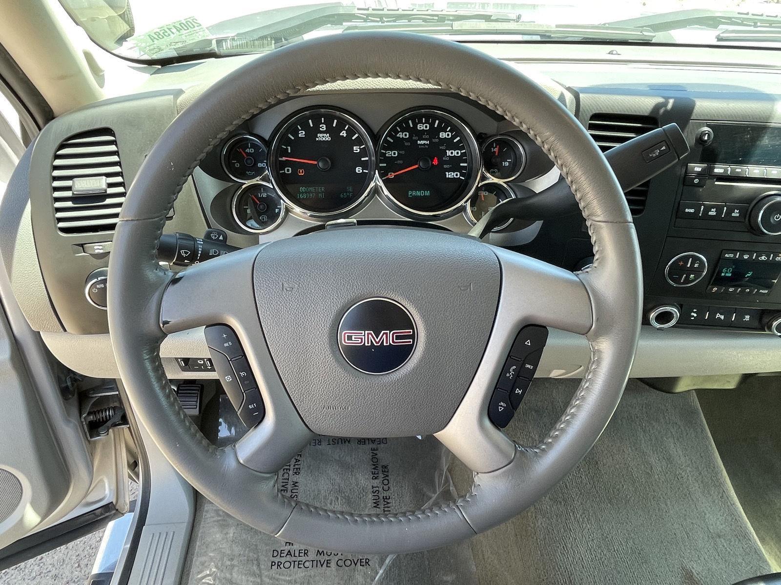 Vehicle photo 13