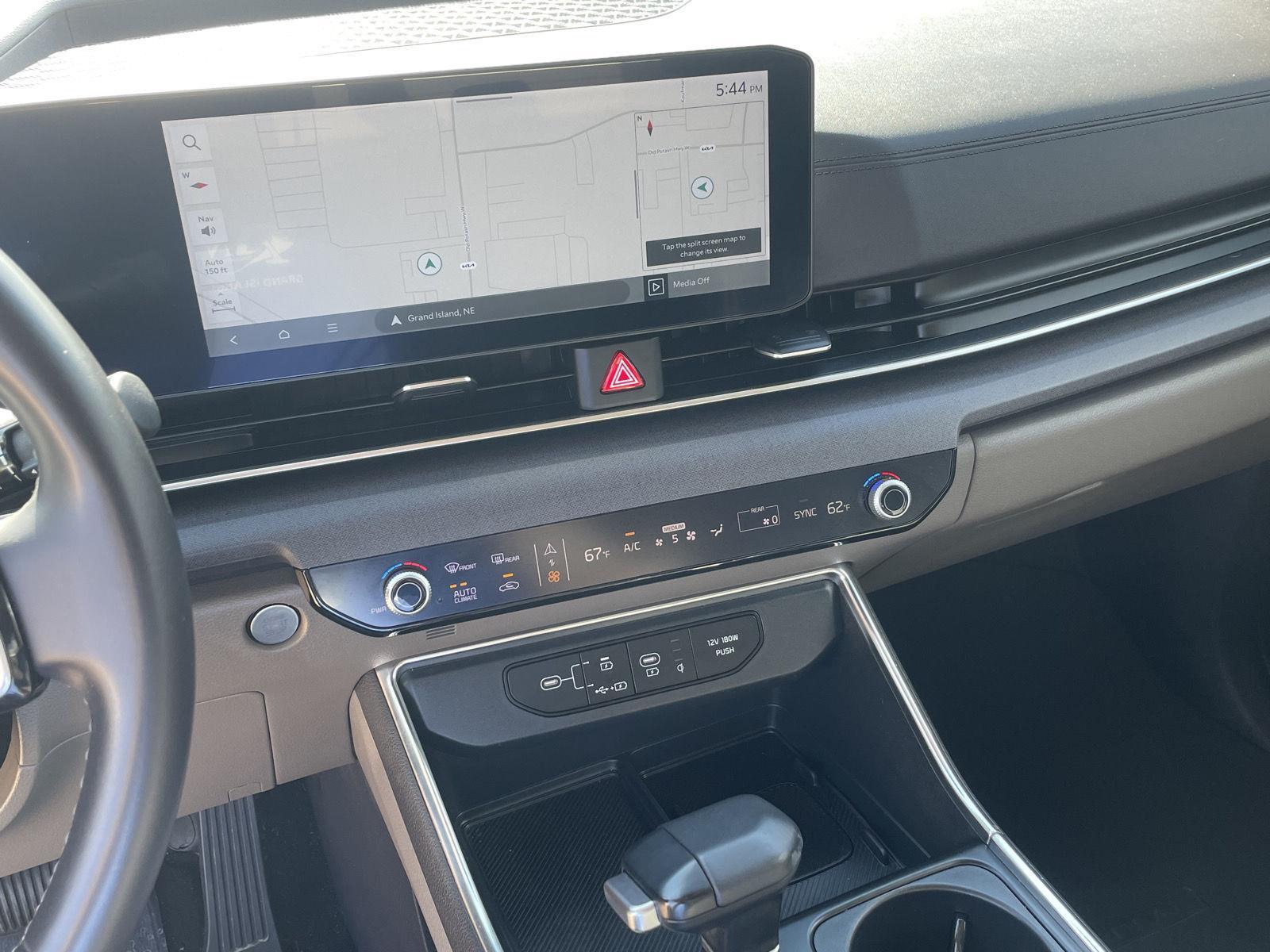 Used 2025 Kia Carnival for sale in Grand Island NE