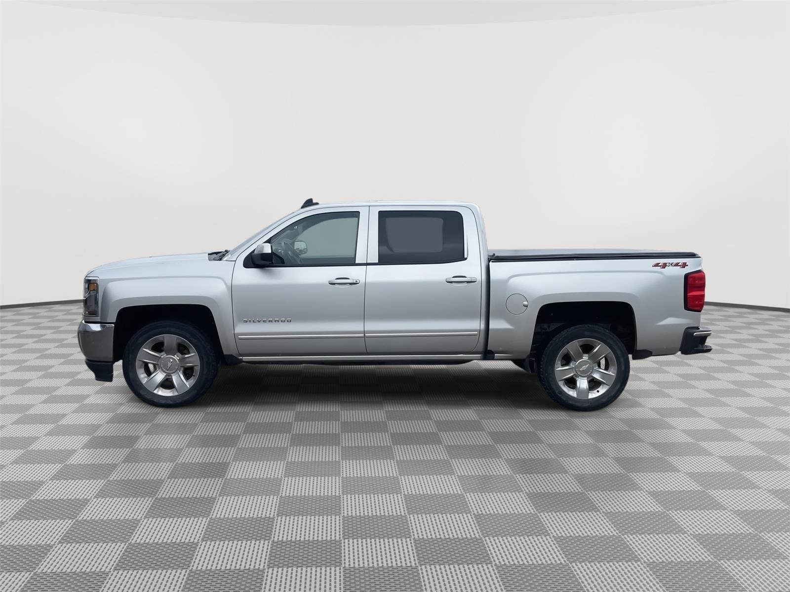 Vehicle photo 2