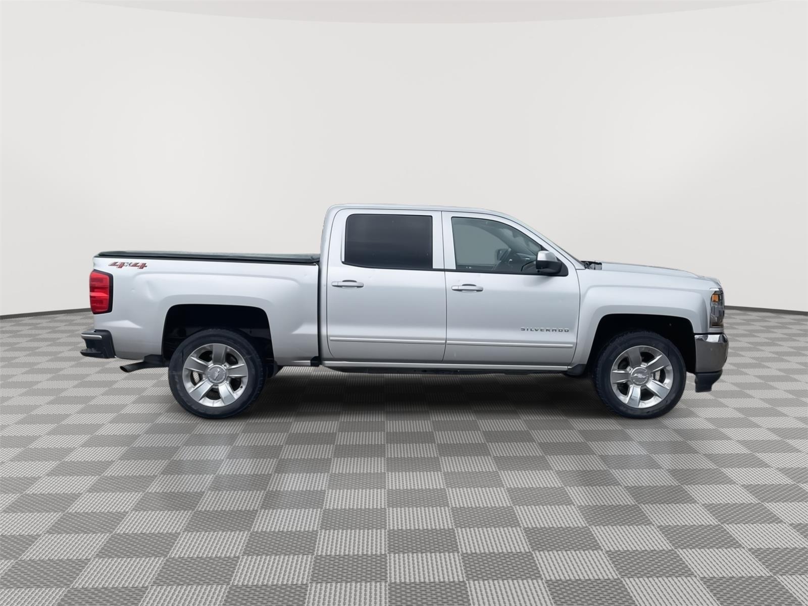 Vehicle photo 7