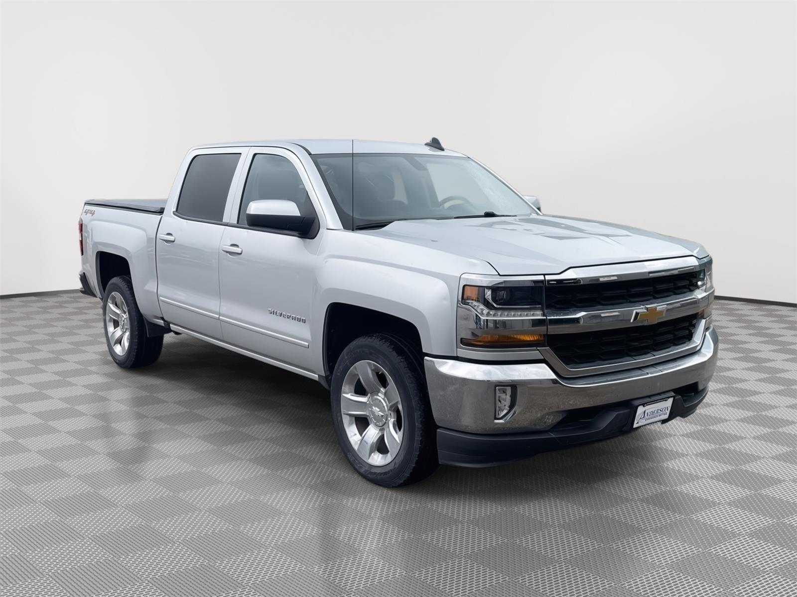 Vehicle photo 8